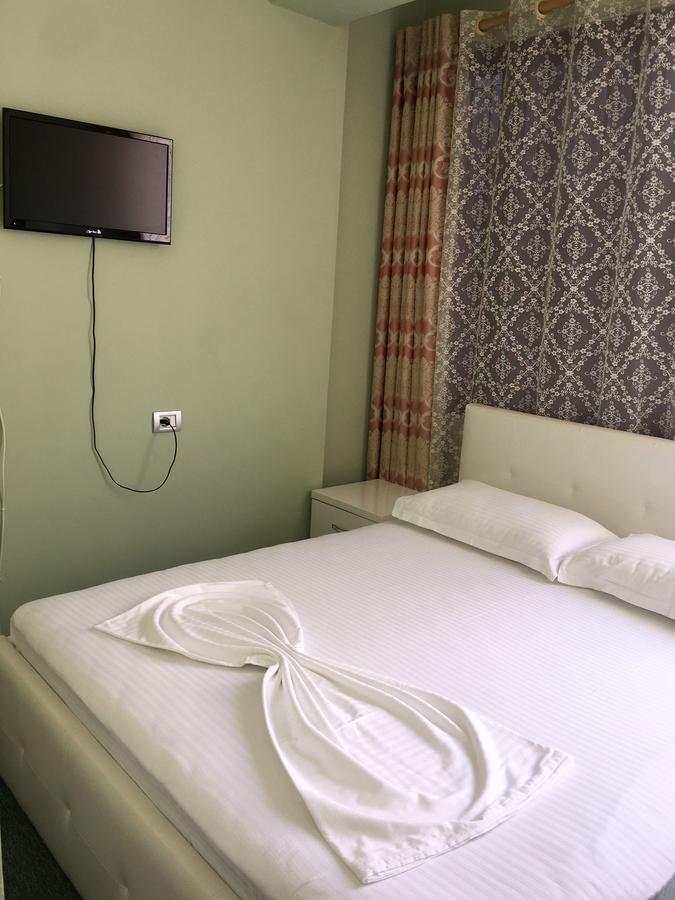 British Hotel Химара Экстерьер фото